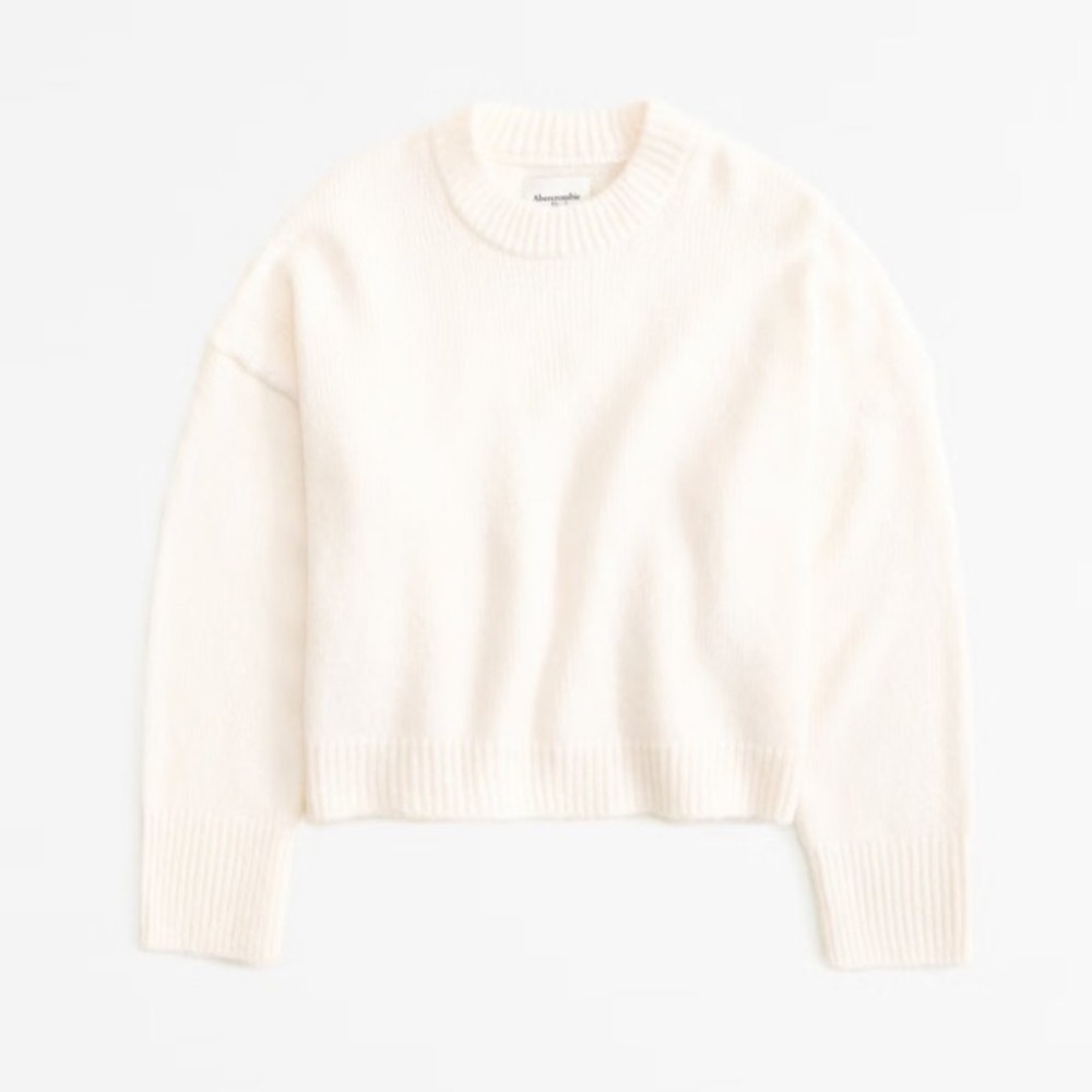 Abercrombie Wedge Crew Sweater in Cream - Size Small
